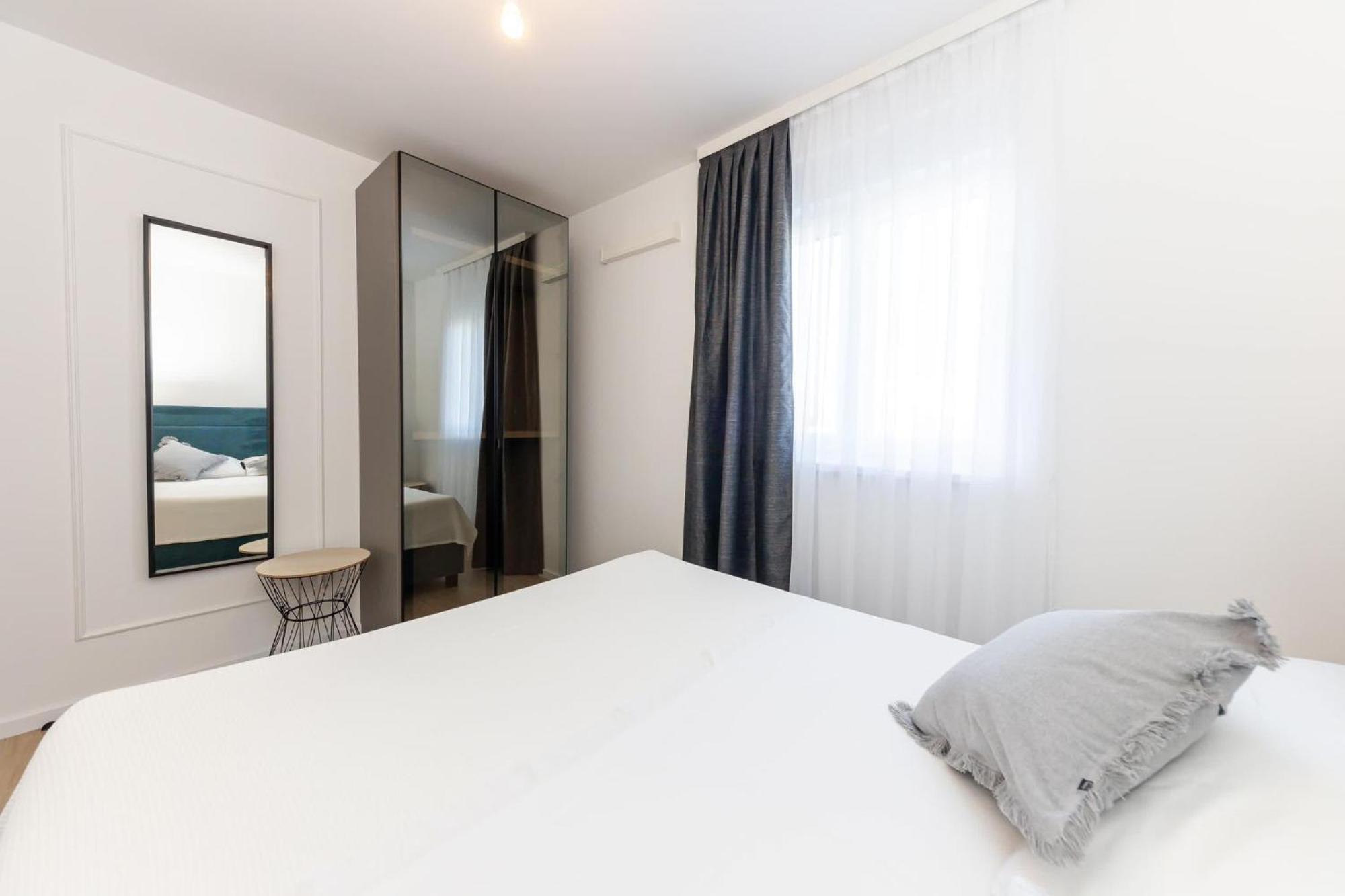 Apartments Antico Trogir Exterior photo
